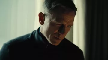 The sweater turtleneck N Peal of James Bond (Daniel Craig) in Spectrum