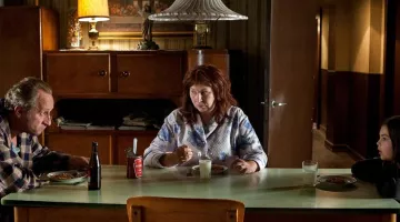 La robe de chambre matelassée de Yolande Moreau dans Le tout nouveau testament