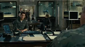 The iPad of Brendan Gleeson in Edge of Tomorrow