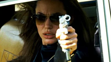 Sunglasses Oliver Peoples of Angelina Jolie in Wanted