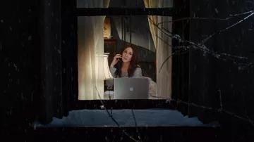 The Apple MacBook pro laptop of Carrie Bradshaw (Sarah Jessica Parker) in the film Sex and the city