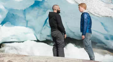 The jacket Mountain Equipment of Domhnall Gleeson in Ex Machina