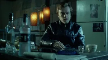 The bottle of Vodka the Russian Standard of Alfie Allen in John Wick