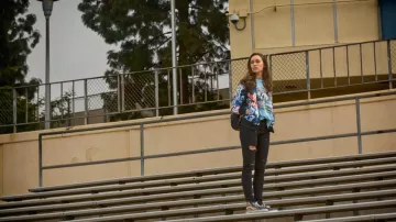 Les Vans Sk8-Hi Yoda Aloha Print de Alicia Clark (Alycia Debnam-Carey) dans Fear The Walking Dead S01E01