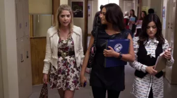 La veste blanche en tweed Re­becca Tay­lor de Hanna Marin (Ashley Benson) dans Pretty Little Liars S03E23