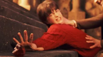La réplique de la pierre philosophale attrapé par Harry Potter (Daniel Radcliffe) dans Harry Potter à l'école des sorciers