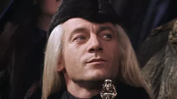 The replica of the cane and wand Lucius Malfoy (Jason Isaacs) in Harry Potter and the chamber of secrets