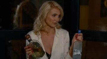 La bouteille de Vodka Grey Goose dans Triple Alliance