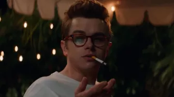 Anteojos de James Dean (Dane DeHaan) en la vida