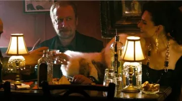 La botella de St. Germain de Dimitri Cosmonauta en Transformers 3