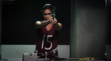 The t-shirt 15 Maison Scotch from Emily Fields (Shay Mitchell) in Pretty Little Liars