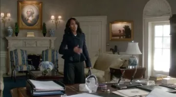 La veste militaire Alexander Mcqueen de Olivia Pope (Kerry Washington) dans Scandal