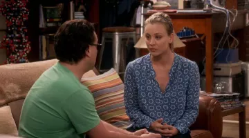 Camisa azul de Penny en The Big Bang Theory S09E02
