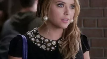 La blouse en soie Alice + Olivia de Hanna Marin (Ashley Benson) dans Pretty Little Liars