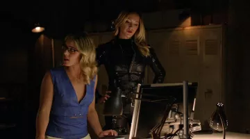 Denim Top Derek Lam 10 Crosby Felicity Smoak in Arrow