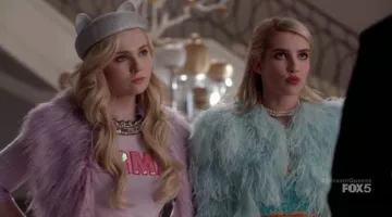 Joyería de Scream Queens: Abigail Breslin usa un collar Shourouk para su papel de Chanel # 5 en la temporada 1, episodio 5