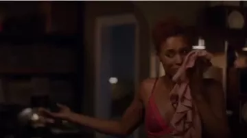 Natori Feathers Underwear Neon Pink worn by Issa Dee (Issa Rae) in Insecure (S02E06)