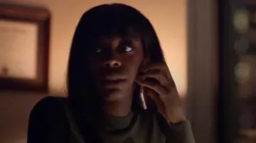 Rag & Bone Marissa Chandail porté par Molly Carter (Yvonne Orji) dans l'Insécurité (S02E06)