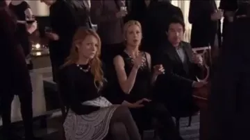  Chrysocolle Conch Shell Collier porté par Serena van der Woodsen (Blake Lively) dans Gossip Girl Saison 5 Épisode 17