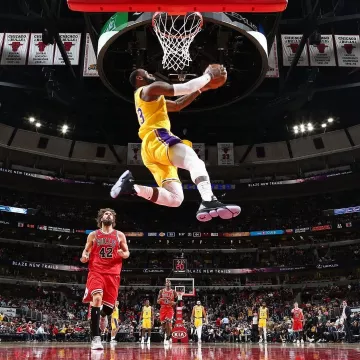 Nike Basketball Sneakers worn by LeBron James on his Instagram account @kingjames