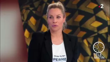 Le tee shirt Mum is my superhero de Charlotte Bouteloup dans Télématin le 16.05.2019