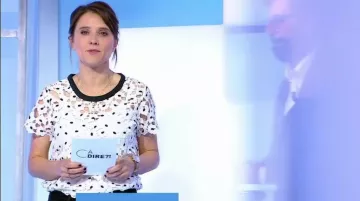La blouse en dentelle fleurie de Mélanie Taravant dans C à dire le 16.05.2019