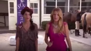 Shourouk Phenix Dorado Collier porté par Serena van der Woodsen (Blake Lively) dans Gossip Girl (S06E04)