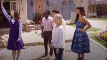 Topshop Ombre Jacquard Bretelles Midi Robe portée par Tahani Al-Jamil (Jameela Jamil) Au Bon Endroit (S02E09)
