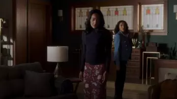 Diane von Furstenberg Floral Jupe Crayon porté par la Mère de Caitlin dans Pretty Little Liars: Les Perfectionnistes (S01E09)