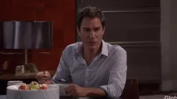 Hugo Boss Sharp-Ajustement Multi Vérifier Shirt porté par will Truman (Eric McCormack) dans will & Grace (S01E03)