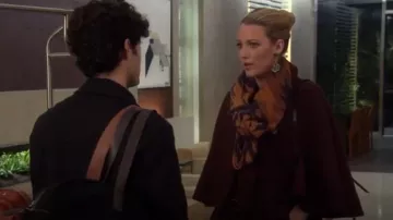 Marine et Orange Foulard porté par Serena van der Woodsen (Blake Lively) dans Gossip Girl Saison 6 Épisode 9
