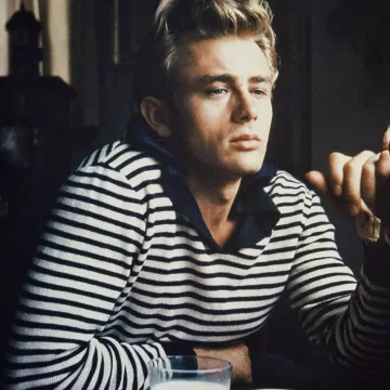 the marine Sweater worn by James Dean on the account instagram @travelinggentleman