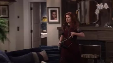 Gucci GG Marmont Camera small quilted leather shoulder bag worn by Grace Adler (Debra Messing) in Will & Grace (S01E05)
