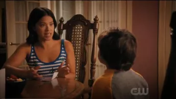 J. Crew Rayé débardeur porté par Jane Villanueva (Gina Rodriguez) dans Jane the Virgin (S05E08)