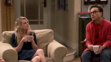 Nanette Lepore Explorer habit porté par Penny (Kaley Cuoco) dans La Théorie du Big Bang (S12E22)