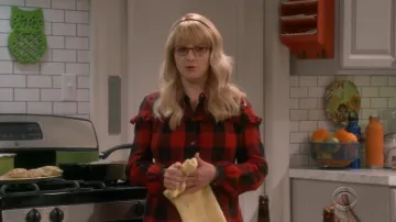 Cadre Ruffle Garniture Buffalo Vérifier Shirt porté par Bernadette Rostenkowski (Melissa Rauch) dans La Théorie du Big Bang (S12E22)