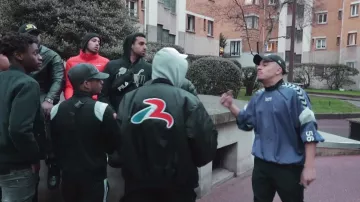 La cazadora Hummel usada por Mister V en su video de YouTube RAP VS REALITY 2