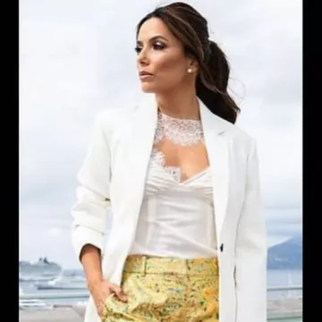The suit jacket white worn by Eva Longoria on may 17, 2019 at the Cannes film Festival