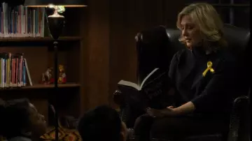 Le livre de Peter Pan de Amanda Pressman (Amy Carlson) dans The Society (S01E10)