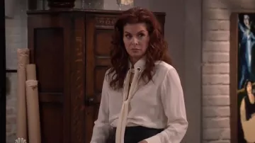 Chloe Détails de l'Anneau de Cou Cravate en Soie Crêpe de Chine Chemisier porté par la Grâce Adler (Debra Messing) dans will & Grace (S02E12)