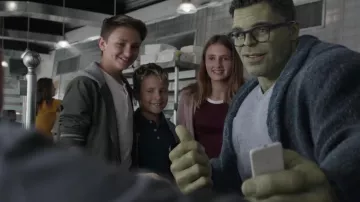 L'iPhone d'Apple utilisé par Hulk (Mark Ruffalo) dans des Studios Marvel Avengers: Endgame | “Hulk” Clip Exclusif