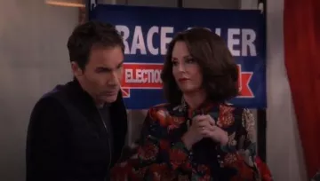 Gucci Spring Bouquet Print Tie Neck SilkUse usada por Karen Walker (Megan Mullally) en Will & Grace (S02E13)