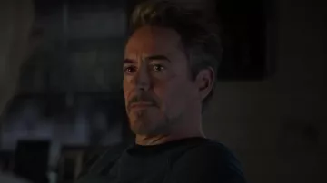 Hanes Vert Foncé Sweat-shirt porté par Tony Stark / Iron Man (Robert Downey Jr) dans Avengers: Endgame