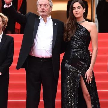 Vestido negro de Elie Saab usado por Anouchka Delon en el Festival de Cine de Cannes 2019