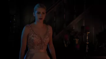 The pink dress to strapless sequin Jovani, Betty Cooper (Lili Reinhart) in Riverdale (S03E22)