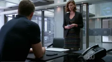 Diane von Furstenberg Noir Minetta Robe portée par Peyton Charles (Aly Michalka) dans iZombie (S05E03)