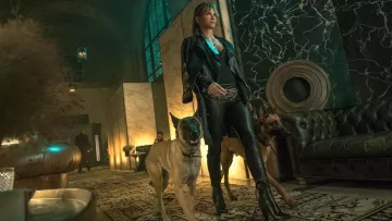 Les bottes en cuire à talon portées par Sofia (Halle Berry) dans John Wick : Parabellum
