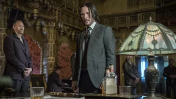 The jacket grey worn by John Wick (Keanu Reeves) in John Wick : Parabellum
