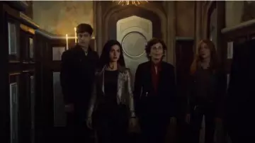 FRAME Le Skinny De Jeanne Leather Pants worn by Isabelle Lightwood (Emeraude Toubia) in Shadowhunters (S03E07)