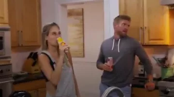 Z SUPPLY El mono Star Print Lightweight Relaxed Fit usado por Amanda Batula en Summer House (S03E11)